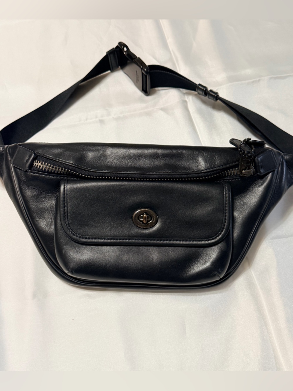 Coach Heritage Black Leather Belt Bag with Gunmetal Hardware &.Turn-Lock Detail